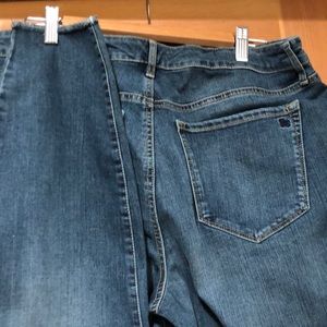 Frayed leg High Rise Skinny Ankle Jeans